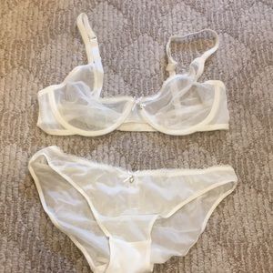 Bra and panty set 34C US sizing and med bottoms